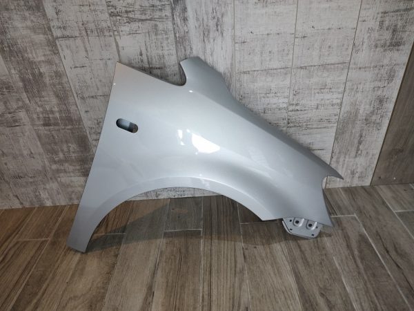 VW CADDY 2010-2015 DRIVER SIDE WING PANEL REFLEX SILVER LA7W - Image 2